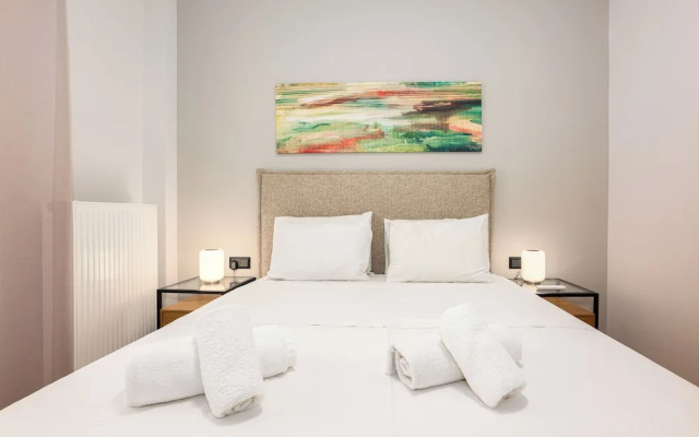 Stylish 2BR flat near hospital & metro