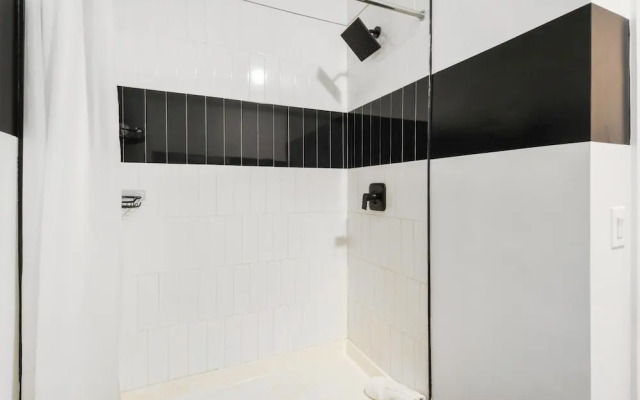 Luxury Studio 30 Mins to Manhattan Evonify