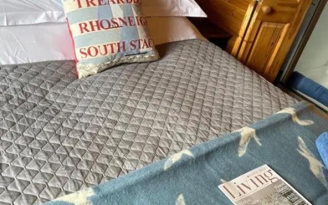 Sea and Mountain View Luxury Glamping Pods Heated