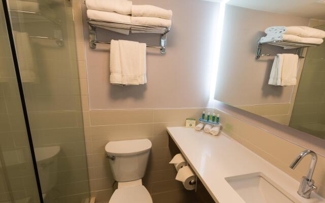 Holiday Inn Express Edmonton Downtown by IHG