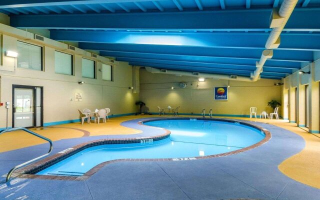 Comfort Inn & Suites Fall River