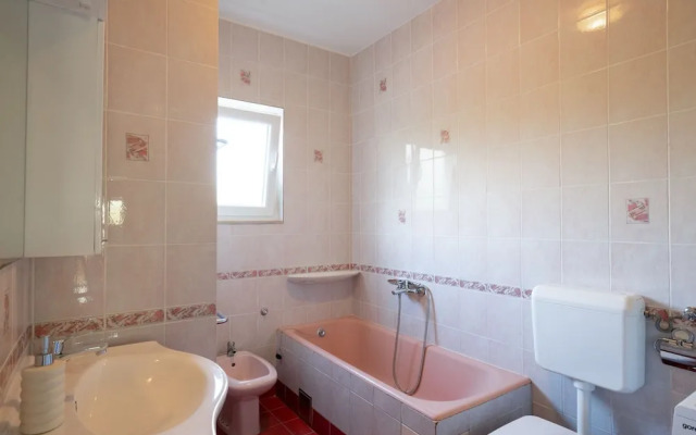 House Rose With Garden and Pool