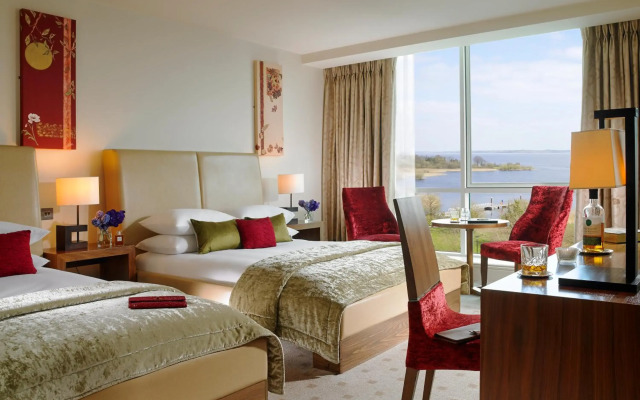 Hodson Bay Hotel