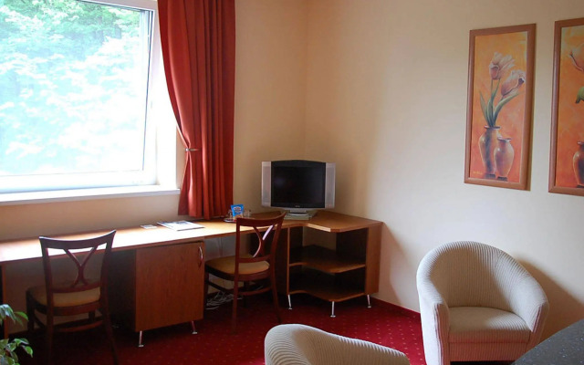 Hotel West