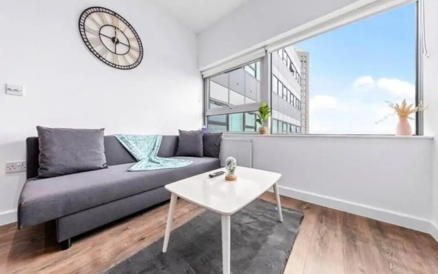 Captivating 1-bed Apartment 15 min to Londonbridge