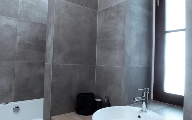 The Apartment House - Mezibranska