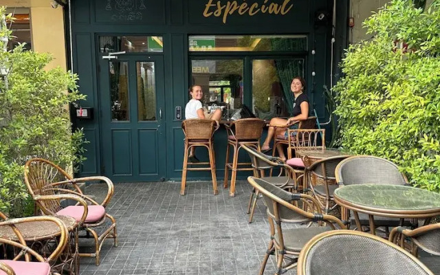 Petit Espace Hostel