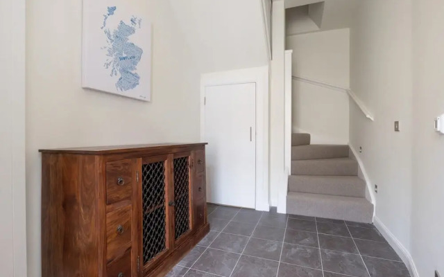 JOIVY Trendy 1-bedroom Main Door House in New Town