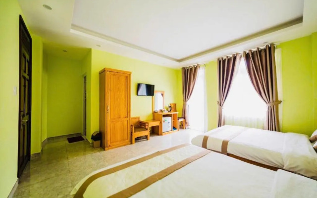Trung Nhan Hotel