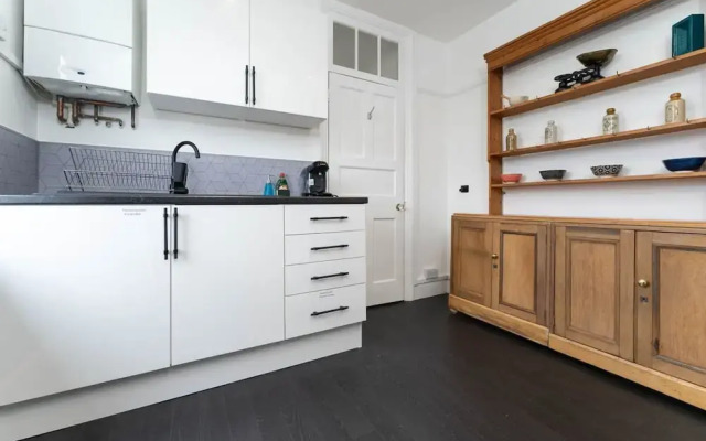 Host Stay Preston Park Apartment
