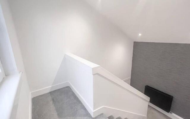 Stunning Luxury Apartment Near Motherwell