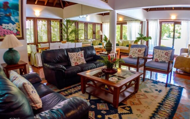 Walking Distance to the Beach No6320