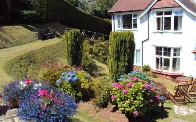 Coombe Bank Guest House