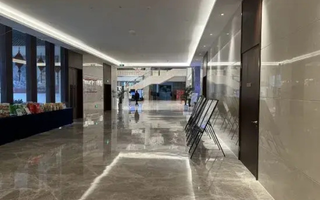 Ying Shan Hong Jinling Grand Hotel