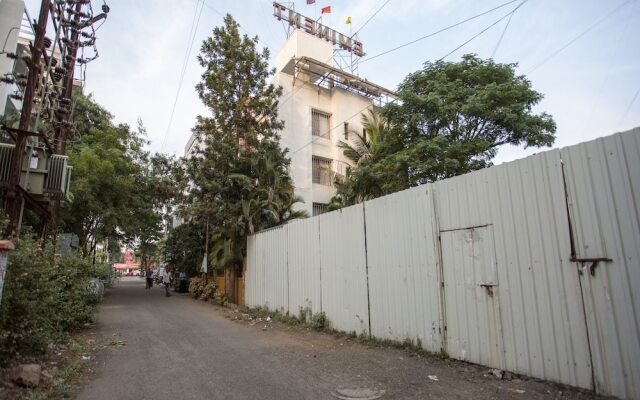 OYO 10934 Hotel Eminent