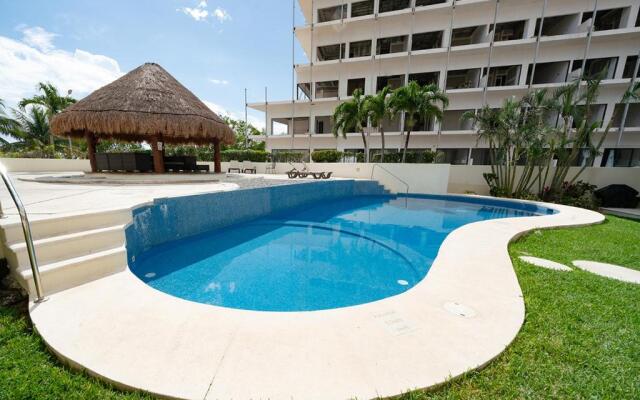 Condo Sol 6 - 3 Bedroom Condo Only 1 Block from Coco Beach - At Luna Maya Condos