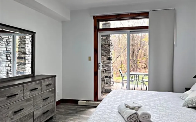Les Eaux 227-1 by Escapades Tremblant