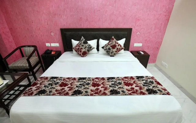 OYO 9040 Hotel Alpine