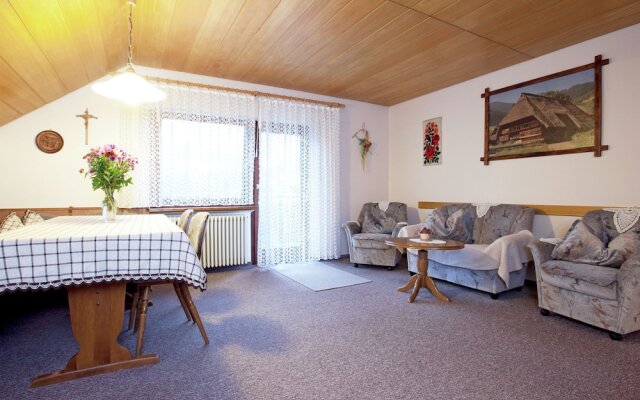 Enjoy the Gorgeous Panoramic View From Your Bright and Spacious Holiday Home
