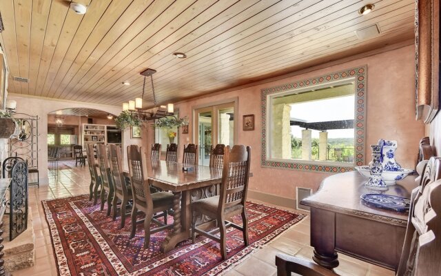 7BR 5 5BA Spicewood Sanctuary by RedAwning
