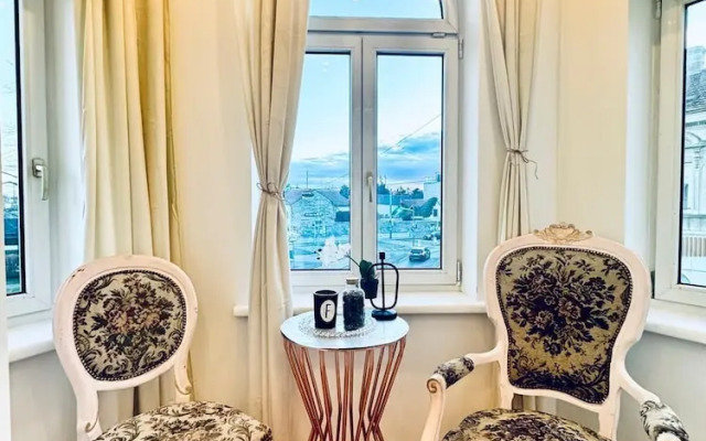 Spacious 3BR Near Kaufpark Alterlaa