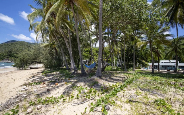 Tenterfield Beachfront Luxury 4 Bedroom Holiday Home