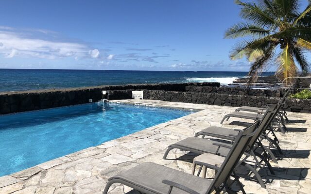 Kona Tiki Hotel