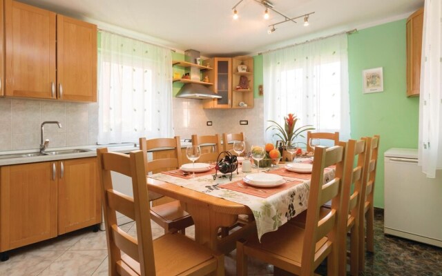Stunning Home in Fazana With Wifi and 5 Bedrooms
