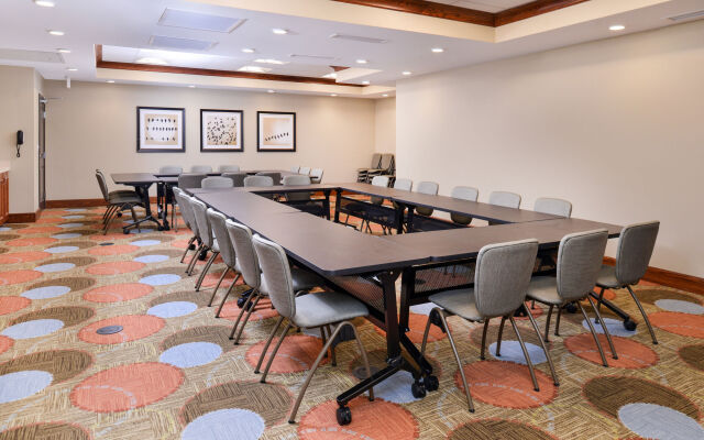 Staybridge Suites Rochester - Commerce Dr NW by IHG