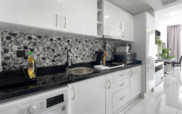 Elegant Studio Golf Course View Bnbmehomes