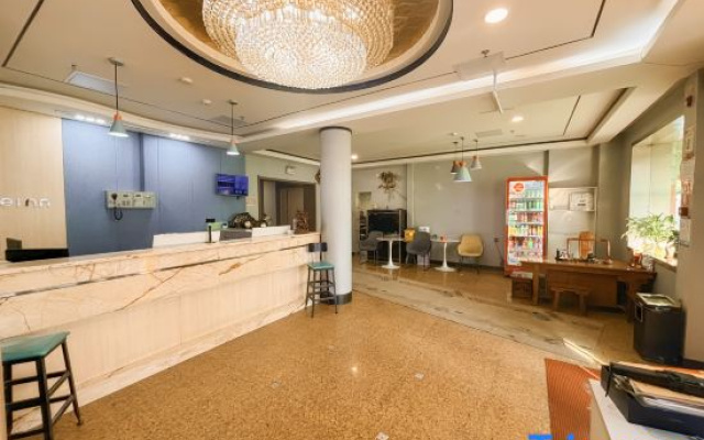 Yifeng Premium Selected Hotel (Urumqi Tianshan International Airport)