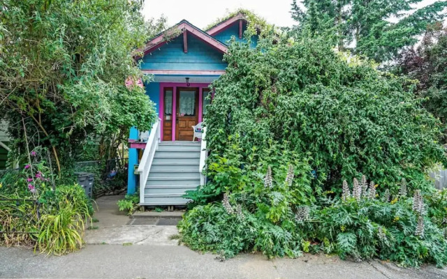 The Artsy Saloon in Vancouver