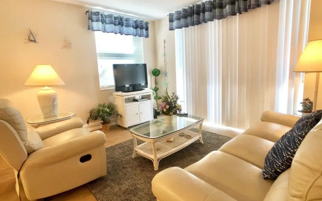 Cheryl's Bonita Beach & Tennis Condo