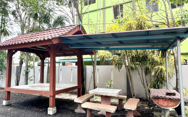 Teratai Homestay Batu Buruk