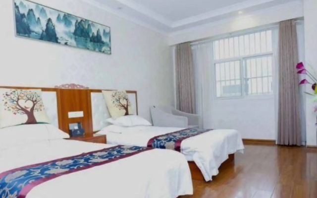 Huamei Holiday Hotel