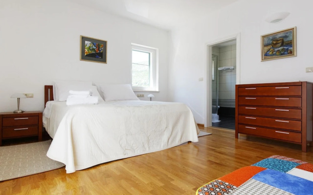 Villa Zupa in quiet part of Dalmatian Hinterland