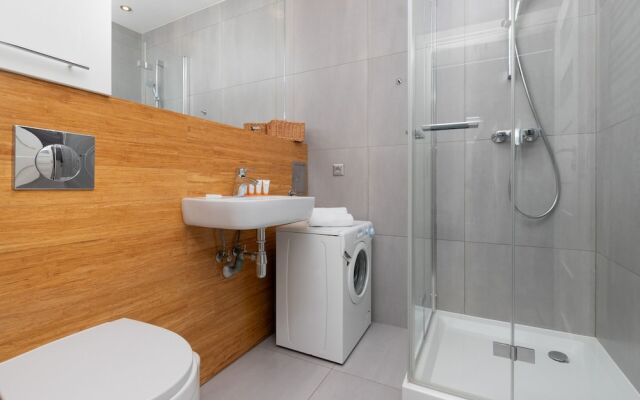 Świętojańska Studio Gdynia by Renters