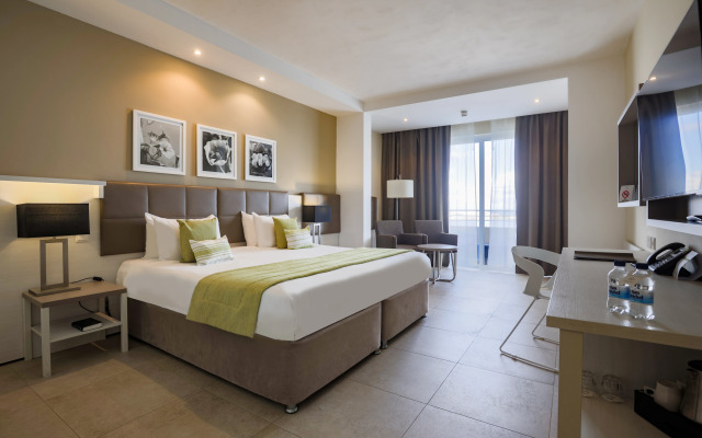 Salini Resort