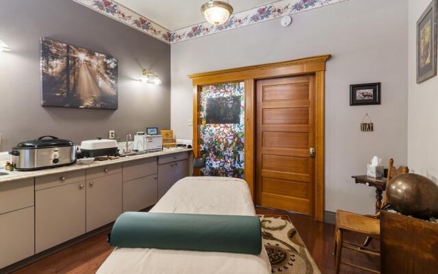 Cripple Creek Hospitality House & Travel Park