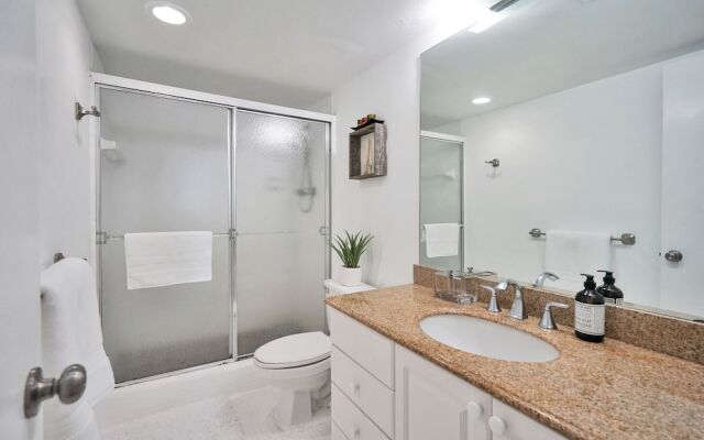 Destination Stays-Ocean View Condo Miami