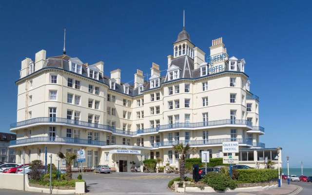Queens Hotel