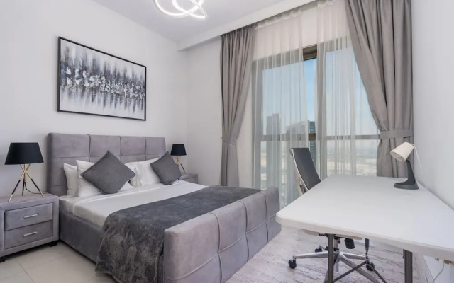 New! Luxurious Living Dubai Creek Balcony & View