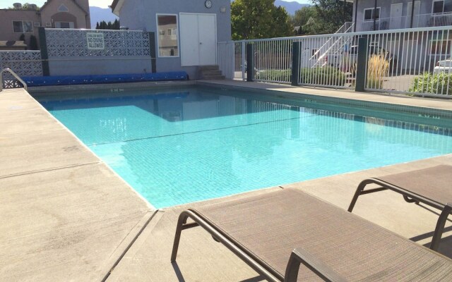 Golden Sands Resort Motel