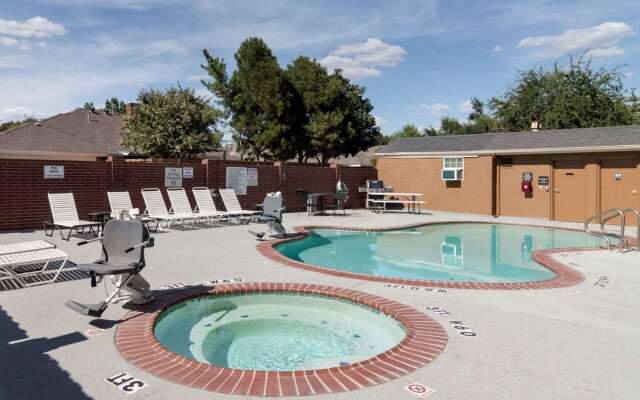 Quality Suites Midland North Loop 250