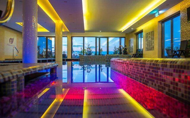 Castellum Hotel Hollóko