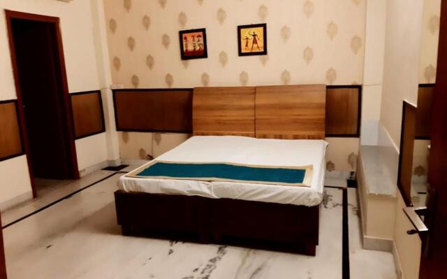 Bhambri House Hotel