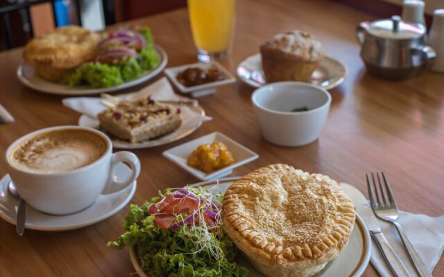 Garston Hotel and Cafe