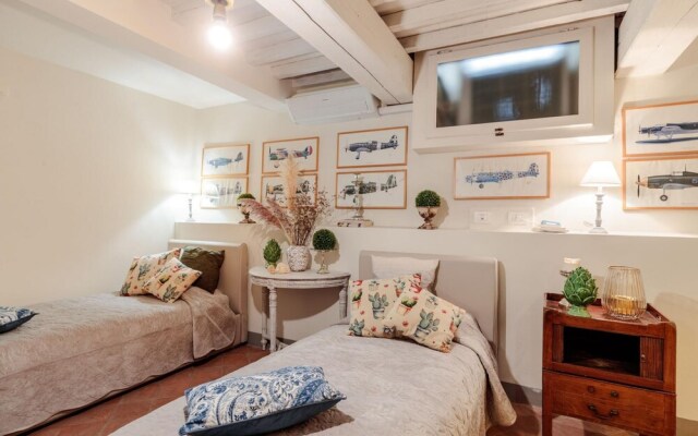 Casa Poggi in Lucca With 5 Bedrooms and 3 Bathrooms