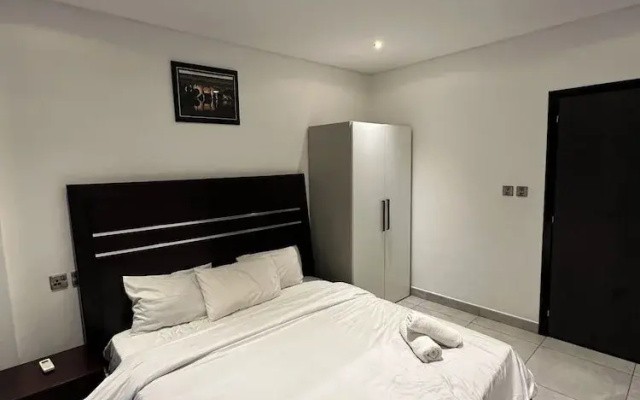 Peravi Suites at the Signature