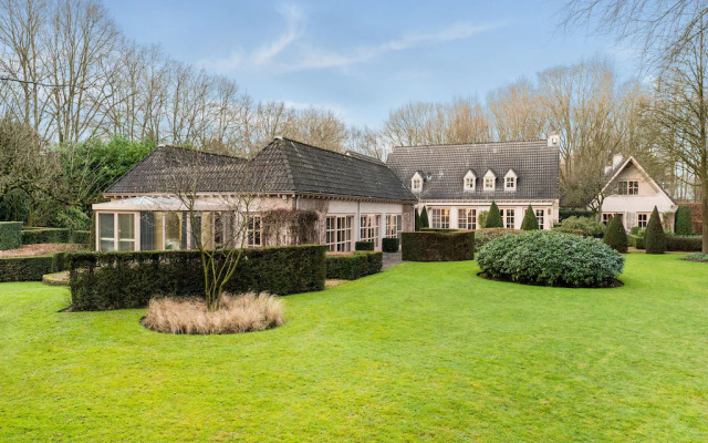 Beautiful Villa in Drunen With Private Heated Pool